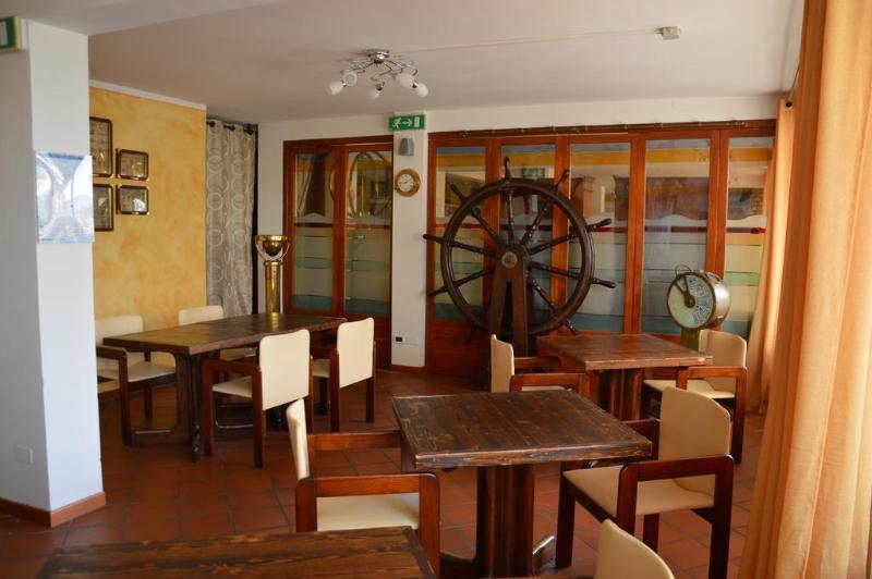 Beach Hotel Eurovil Predore Exterior foto